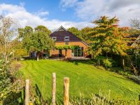 Half vrijstaande, royale boerderijwoning in Noordlaren