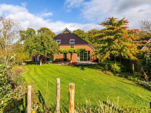 Half vrijstaande, royale boerderijwoning in Noordlaren